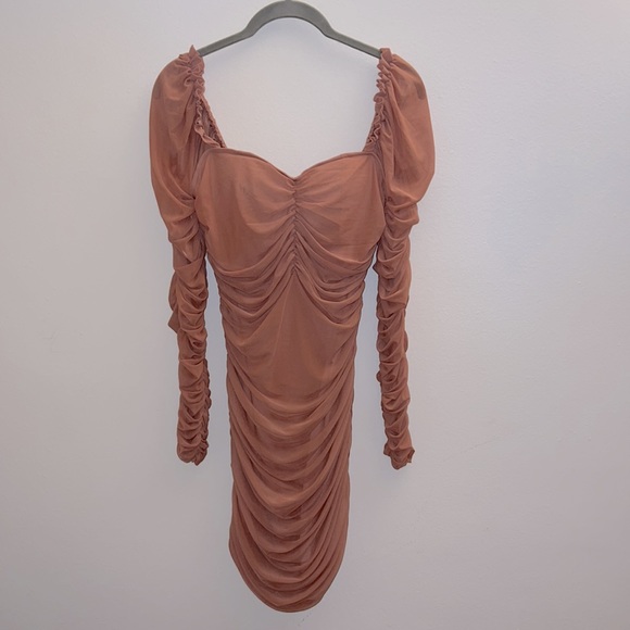 NWT FashionNova nude “Mariah” ruched mini long sleeve dress Size Small - Picture 7 of 11